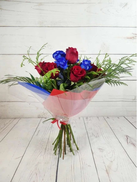 Rosas rojas y azules