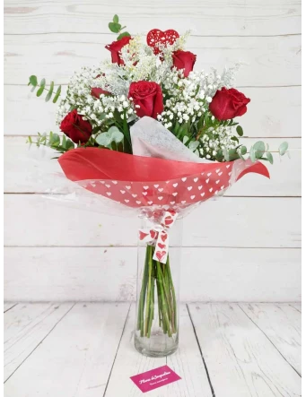 Ramo 12 rosas con envoltorio