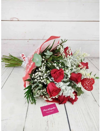 Ramo 12 rosas rojas con pin