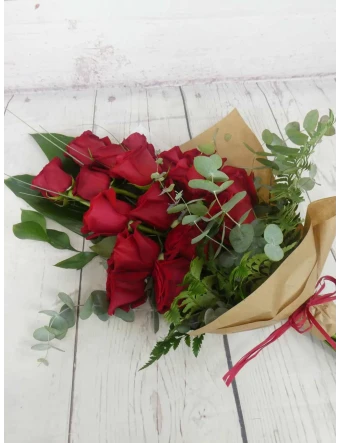 Ramo 18 rosas rojas una cara