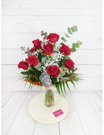 Ramo 12 rosas rojas con paniculata