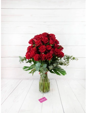 Ramo 60 Rosas Rojas con Jarrón